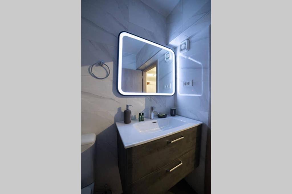 Brand New Aprt With Backyard In Lycabettus Hill ! Leilighet Athen Eksteriør bilde
